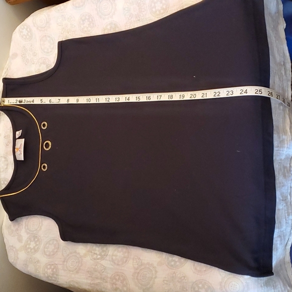 Vintagey Quaker factory Tank - Picture 4 of 5